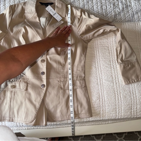 White House Black Market khaki blazer 4 - Picture 8 of 12